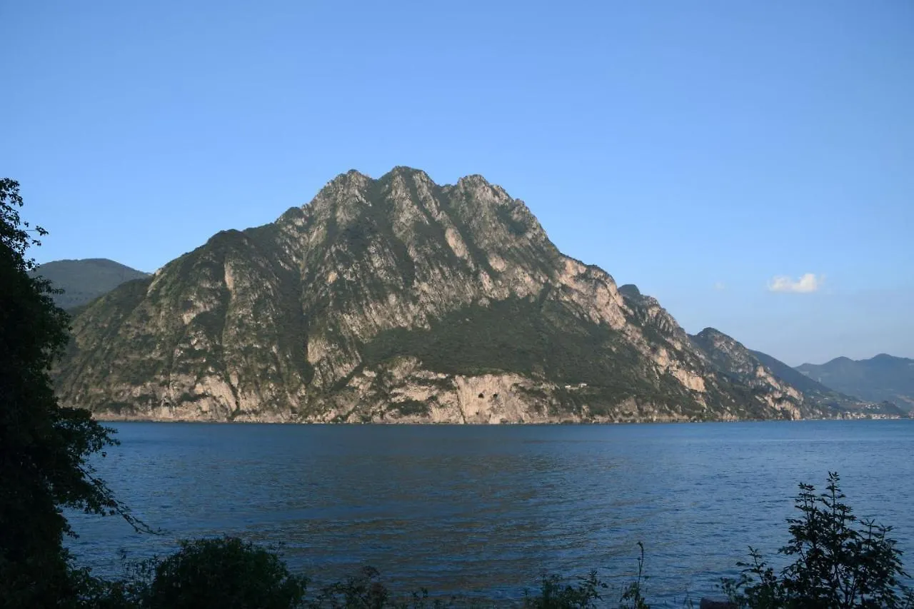 The View Mountain Lake Iseo Hospitality Apartment Solto Collina Italy